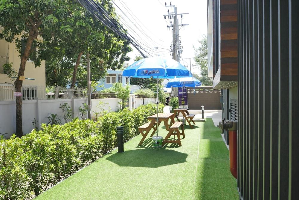 Q Space Residence Bangkok Exteriér fotografie